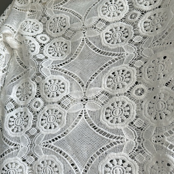 White Lace Patterned Blouse Mid-length Sleeve - Picture 3 of 6